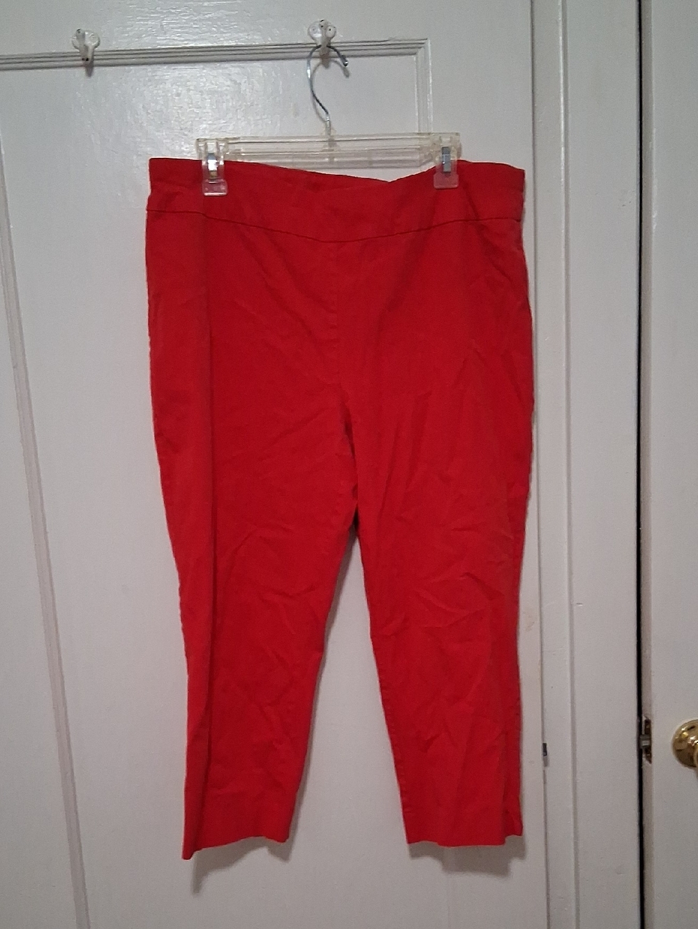 Women's Red Stretch Ponte Capri Pants So Slimming Size 3 Capris